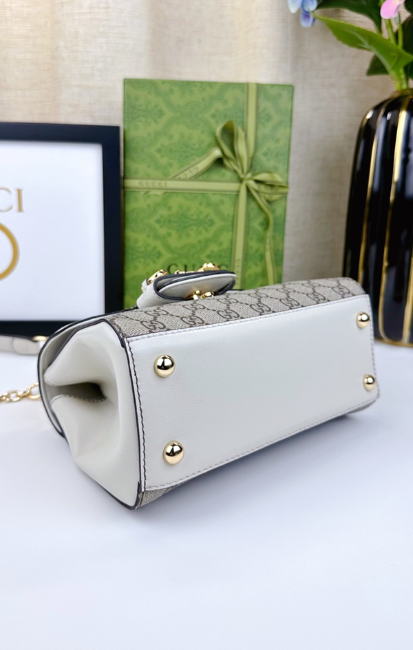 激安グッチバッグコピー着用イメージ